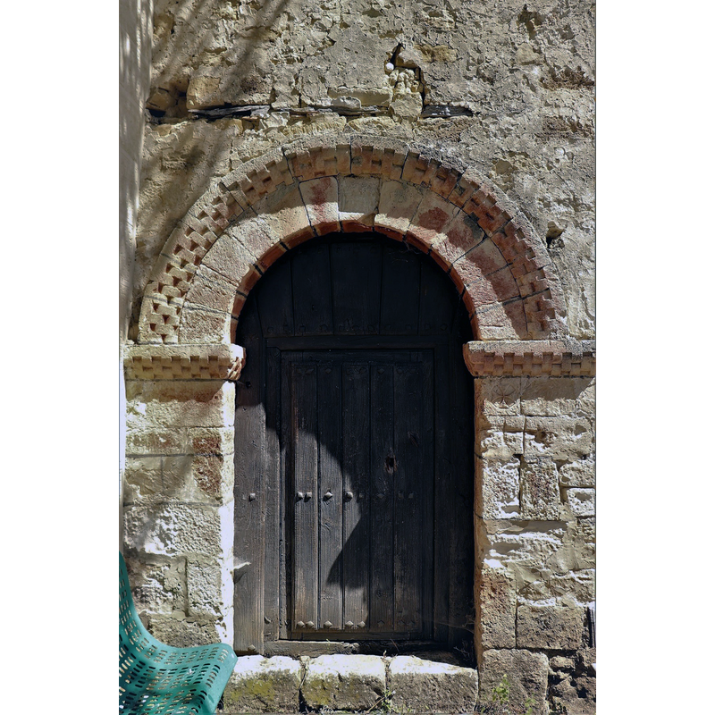 Source caption: "Portada de la Iglesia de San Martín Obispo. Quintanilla Montecabeza, Valle de Tobalina, Burgos"