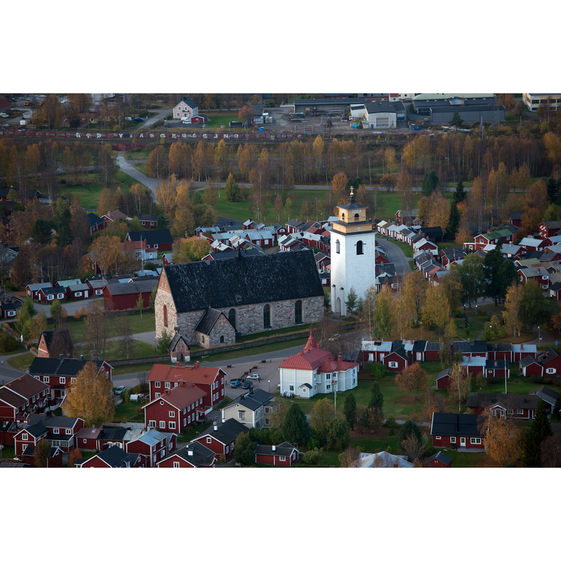 Source caption: "Nederluleå kyrka är Norrlands största medeltida kyrka, i världsarvet Gammelstads kyrkstad."