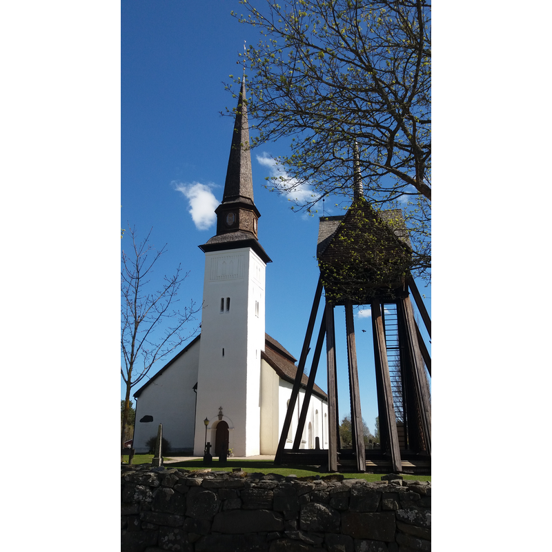 Source caption: "En av Närkes äldsta kyrkor."