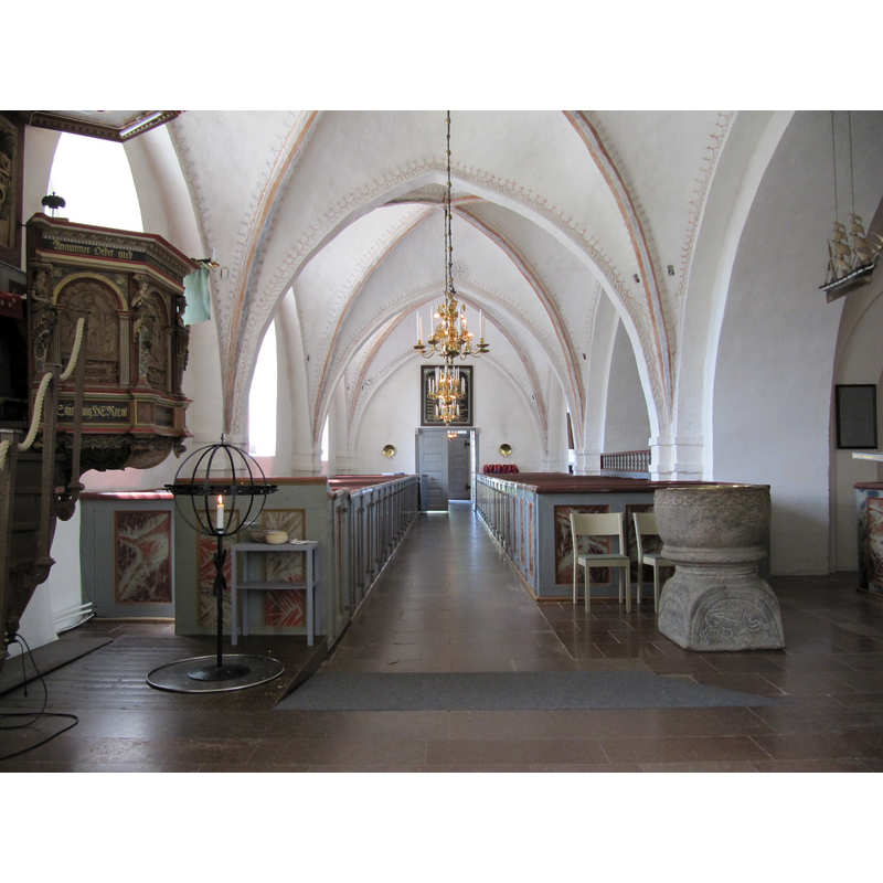 Source caption: " Kyrkorum mot väster i Barkåkra kyrka"