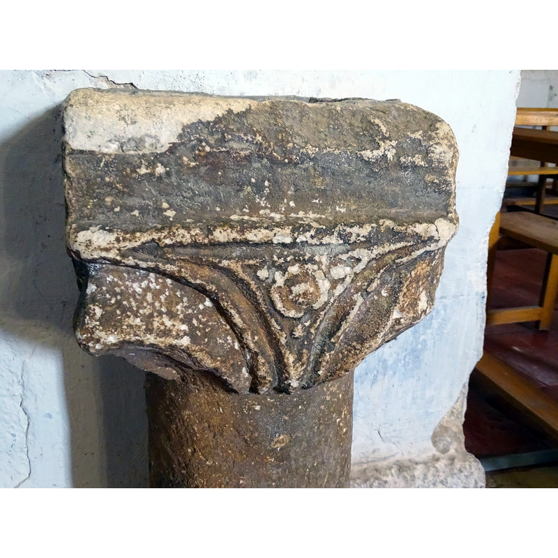 the motif appears on two of the sides