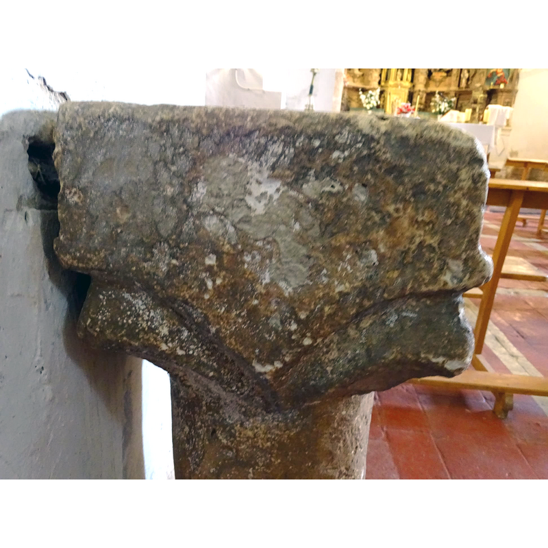 the lower half of this side has an odd folding motif