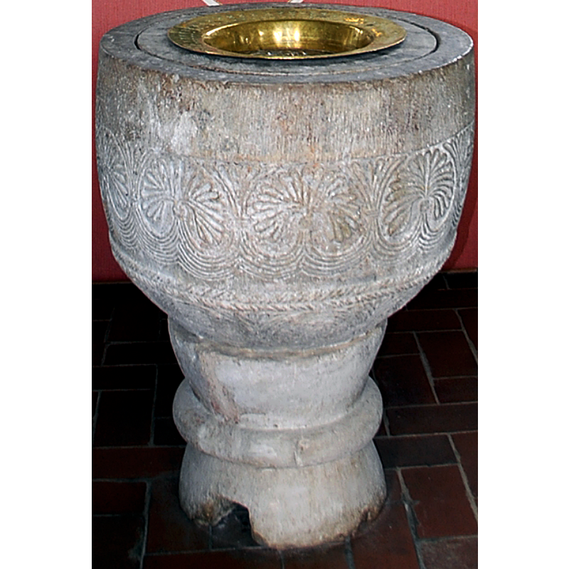 showing a large notch cut off ther lower base; where it occurs it is usually related to the drain of the font