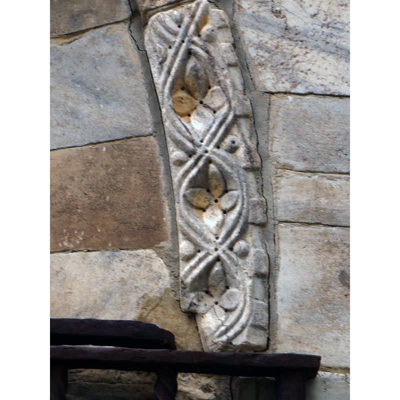 Source caption: "Détail du portail occidental du Monastir del Camp."
