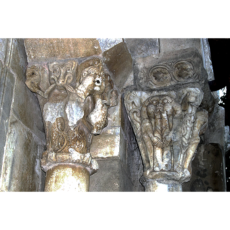Source caption: "Monestir del Camp. Portada de l’església. Paçà, Pirineus Orientals, França"