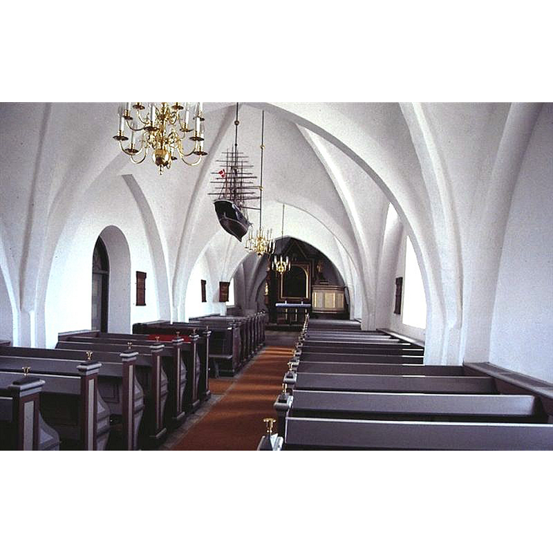Source caption: "Åstrup Kirke (Faaborg-Midtfyn Kommune) i Danmark. Skibet set mod øst"