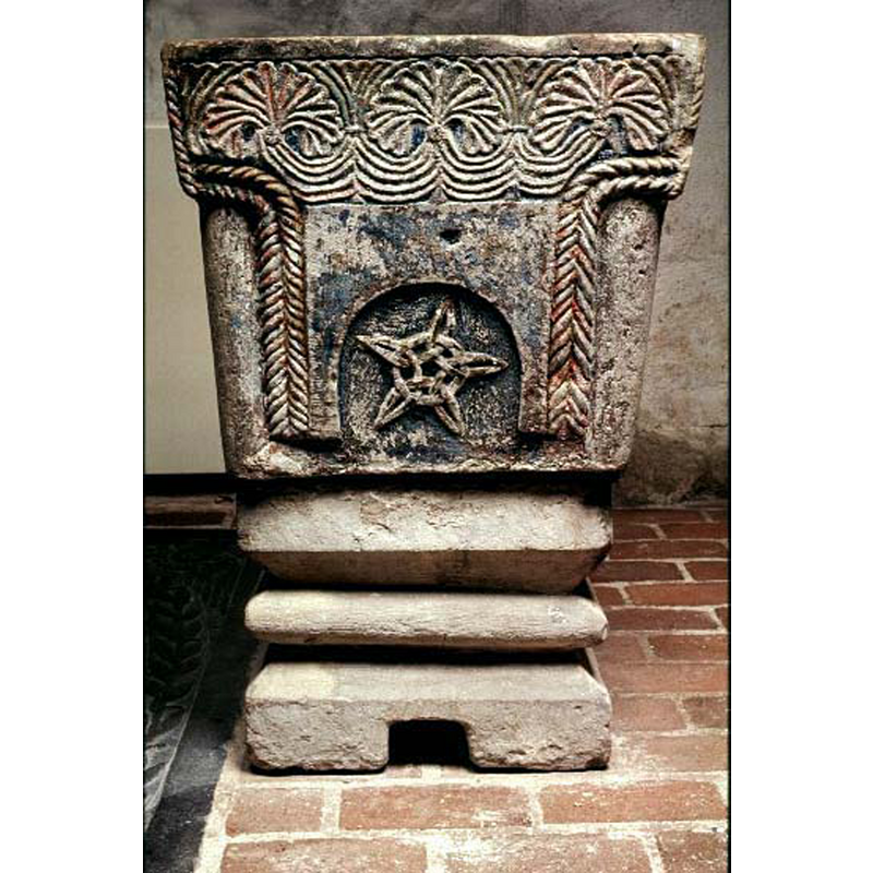 framing the sides of the square font