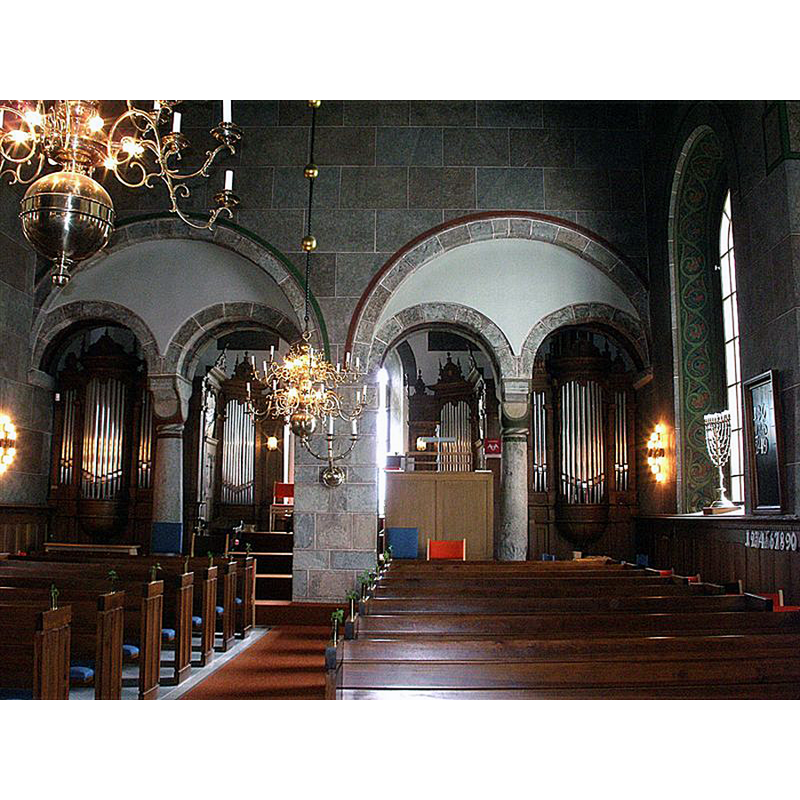 Source caption: " Färlöv kyrka i Skåne, Sverige. Skibet set mod vest"