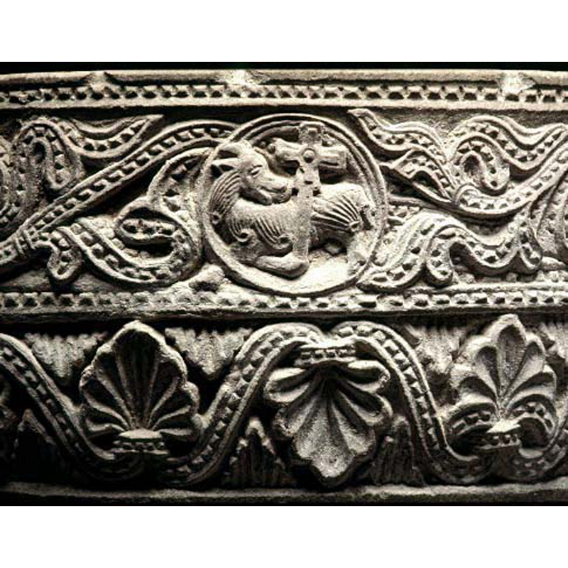 Source caption: "medaljong med Agnus Dei i bladranka"