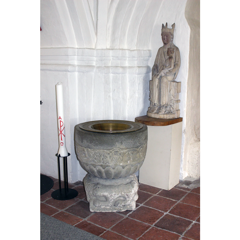 Source caption: "Dopfunt samt Maria med barnet i Kiaby kyrka."
