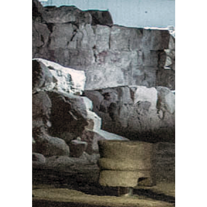 notice the characteristic exit drain cut in the lower area of the base