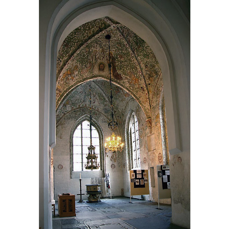 Source caption: "Krämarekapellet, strax norr om det 105 meter höga stora tornet i Malmö Sankt Petri kyrka."