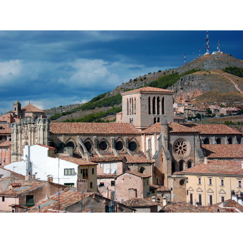 Source caption: "Catedral de Cuenca, España."