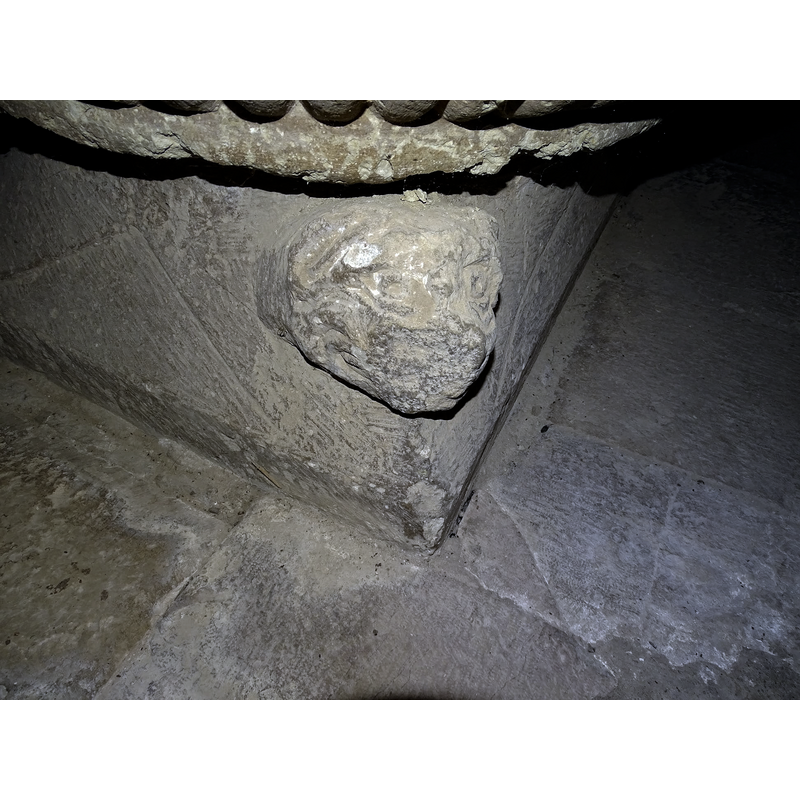 one of four; one source describes it as a ball motif; another as an animal head -- this one is definitely an animal head