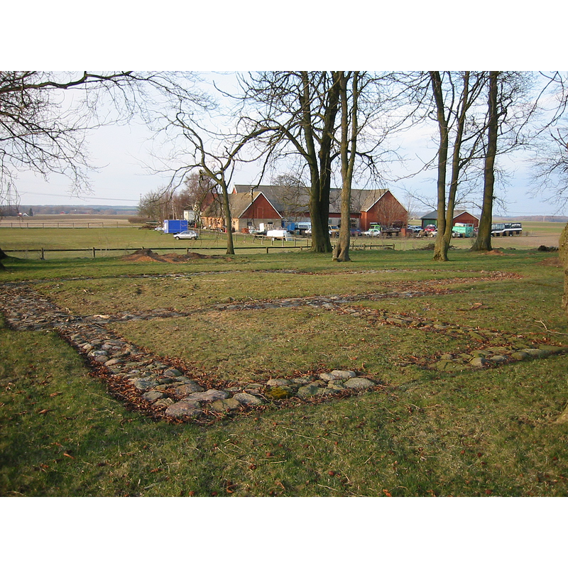 only the outline of the foundations remains of the church of Skeglinge, demolished in 1868/1870