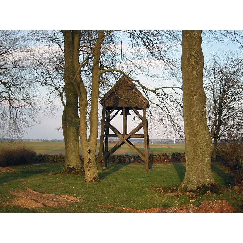 a modern belfry marks the location of the ruins of the church of Skeglinge, demolished in 1868/1870