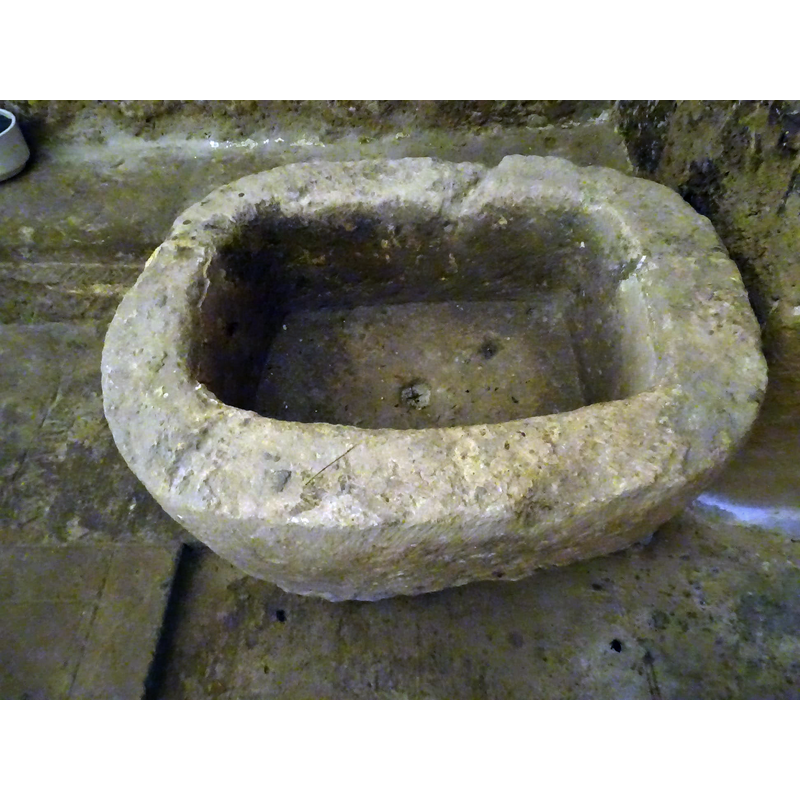 showing the central drain