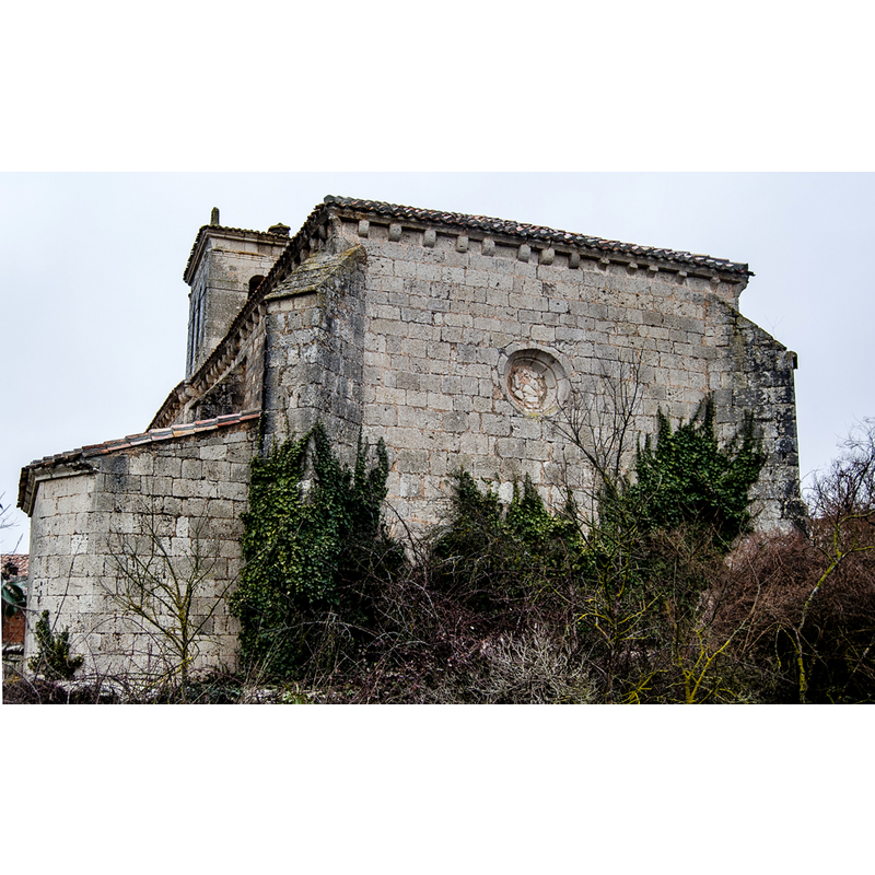 Source caption: " Barrios de Villadiego. Iglesia de San Pedro Apóstol. Trasera."