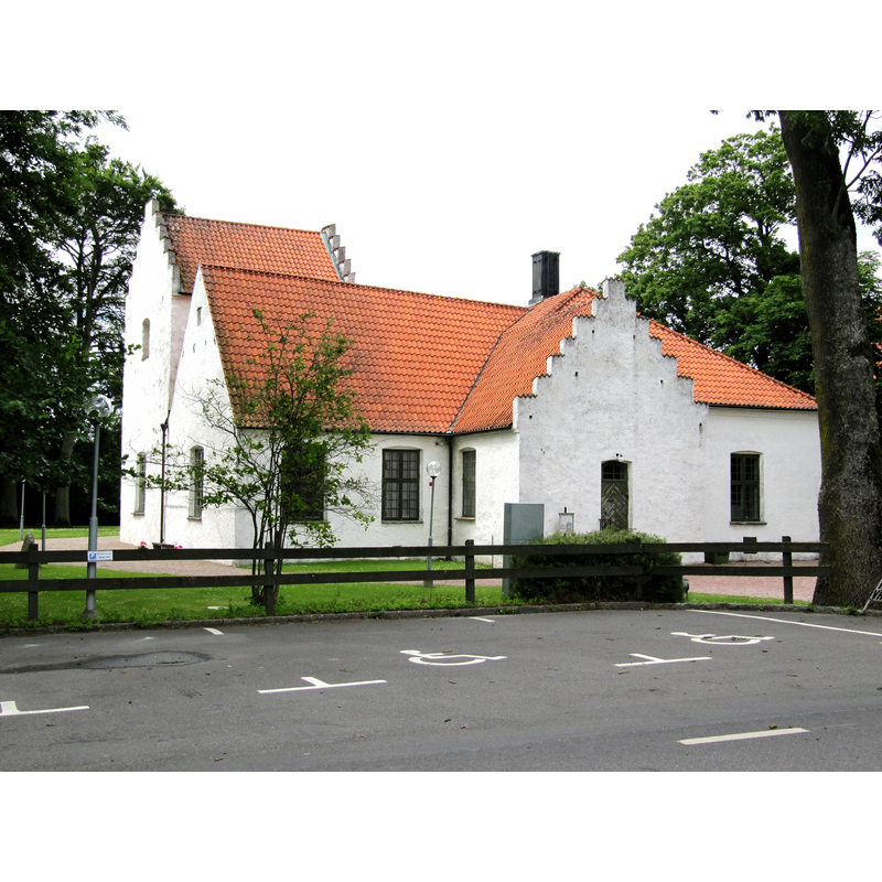 Source caption: "Trolle-Ljungby kyrka från sydost"
