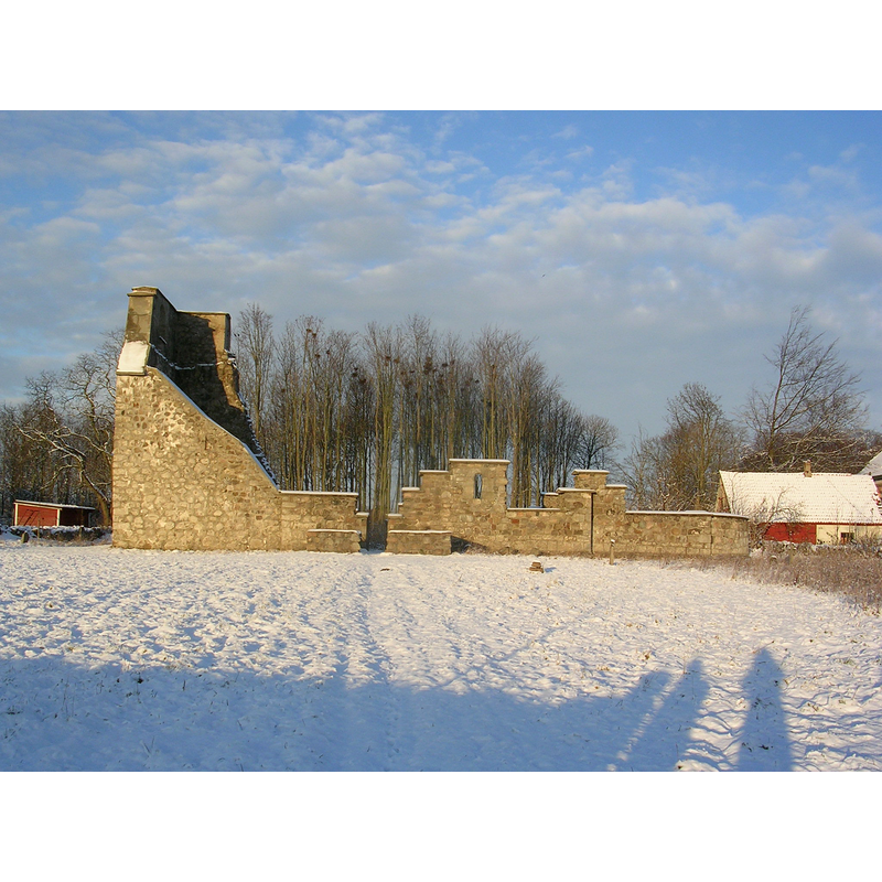 Source caption: "Västerstads kyrkoruin" -- the original 12th-13thC church was abandoned ca. 1878 when the new church was built on a new site; the old church remained as a ruin until it was partly restored 1930s-1950s, it is still used for some outdoors worship services but the medieval font was moved to the new church