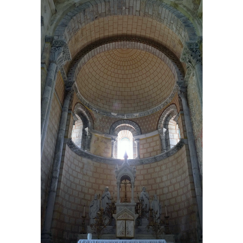 Source caption: "Kirche Saint-Martin in Unac im Département Ariège der Region Midi-Pyrénées (Frankreich)"