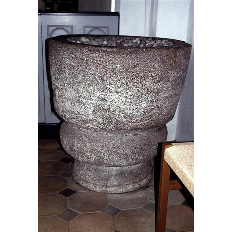 Source caption: " Vester Egede Kirke i Danmark. Vester Egede kirke, døbefont"