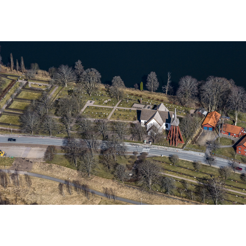 Source caption: "Barnrps kyrka från luften"