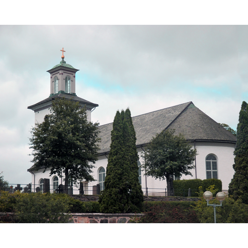Source caption: "Bredaryds kyrka sedd från Storgatan i Bredaryd, Värnamo kommun, Jönköpings län, Småland, Sverige."