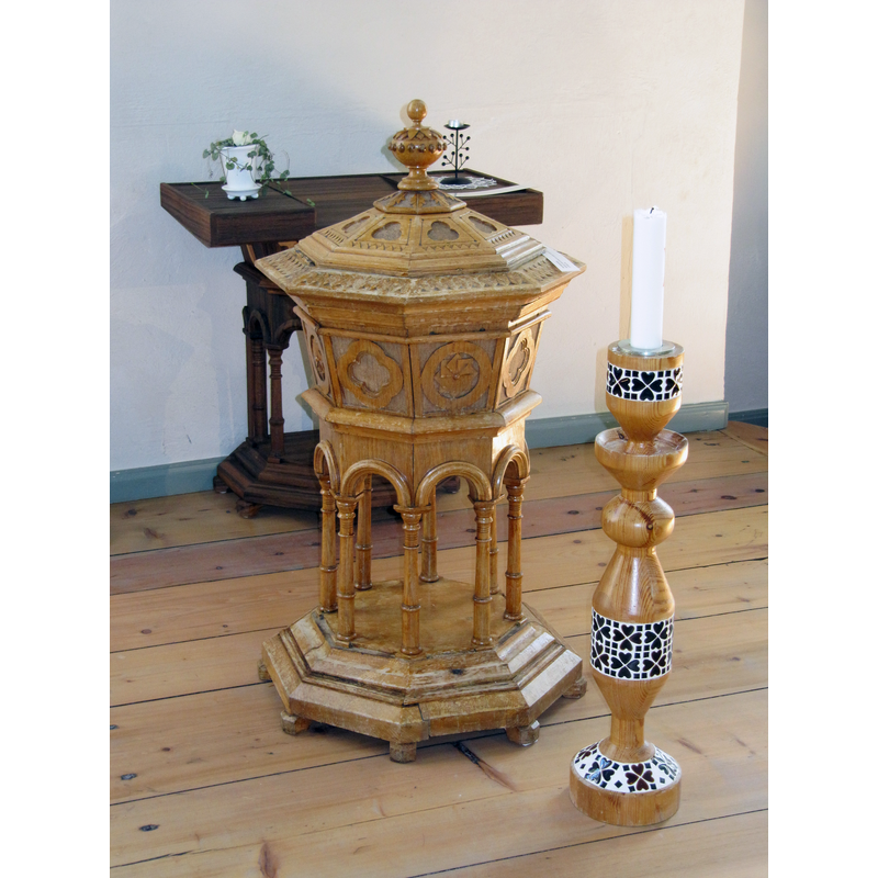 Source caption: "Dopfunt i koret i Voxtorps kyrka"
