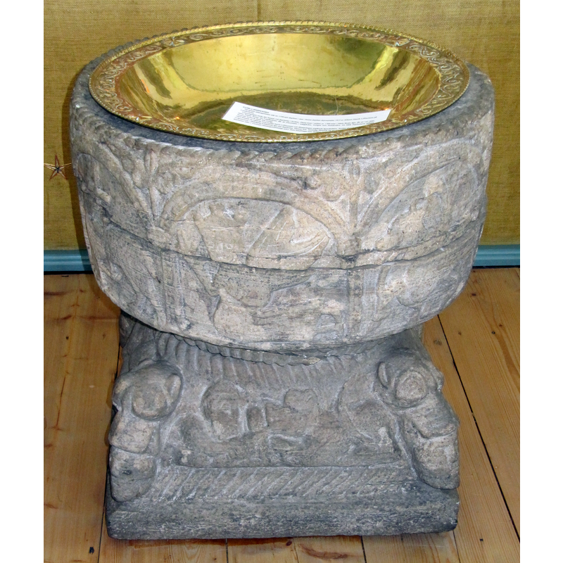 Source caption: "Medeltida dopfunt i Voxtorps kyrka"