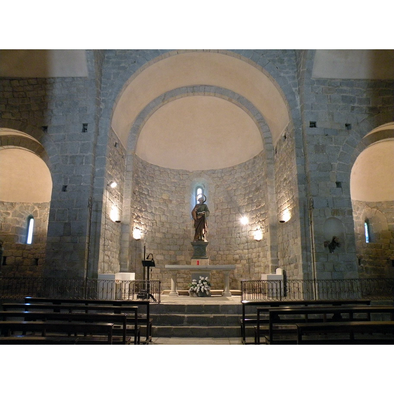 Source caption: " Interior de St Pere Cercada: l'absis"