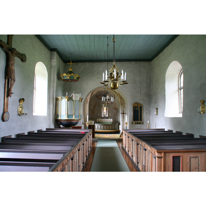 Source caption: "Hylletofta kyrka, Sverige, interiör."  -- the medieval font, almost totally hidden here, is located in the southeast corner
