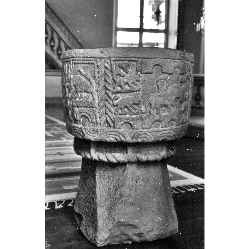 Source caption: "Jälluntofta kyrka"