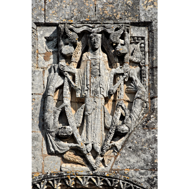 Source caption: "Genzac-la-Pallue, Hochrelief, Muttergottes in der Mandorla"