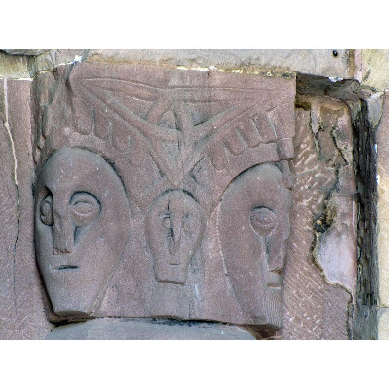 Source caption: "Alsace, Bas-Rhin, Avolsheim, Molsheim, Église Saint-Pierre dite Dompeter (PA00084594, IA67006175). Porche: Chapiteau de colonne (XIIe)."