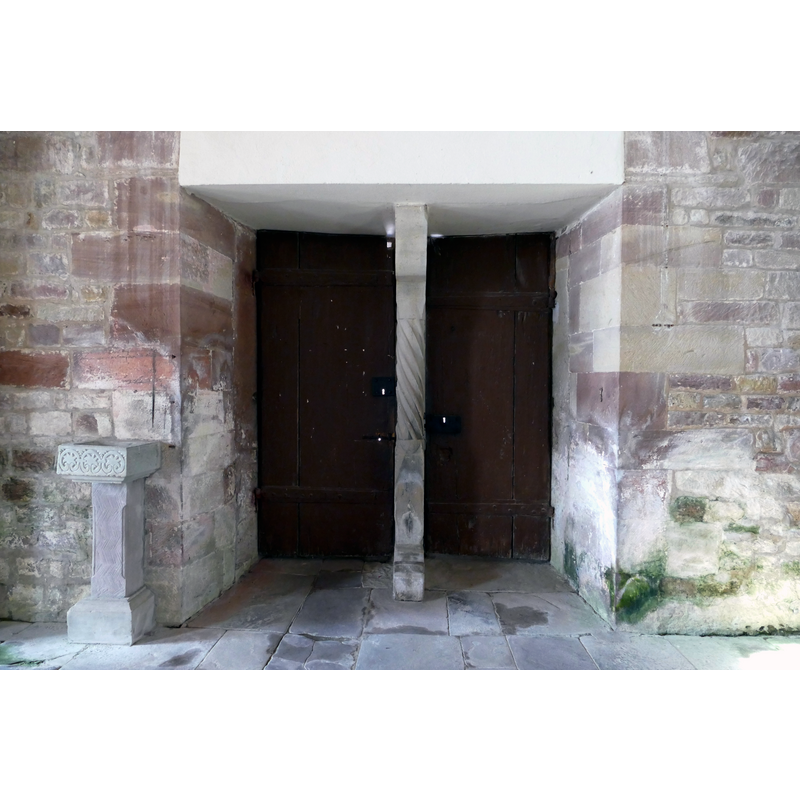 Source caption: "Alsace, Bas-Rhin, Avolsheim, Molsheim, Église Saint-Pierre dite Dompeter (PA00084594, IA67006175). Portes d'entrée principales, vues de l'intérieur."