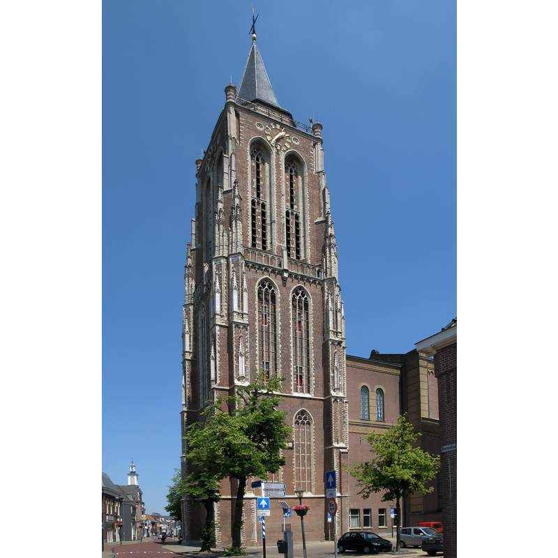 Source caption: "Zicht op de Grote Toren behorende bij de Grote Kerk gelegen in het centrum van Gorinchem. Niet ver van de Grote Markt"