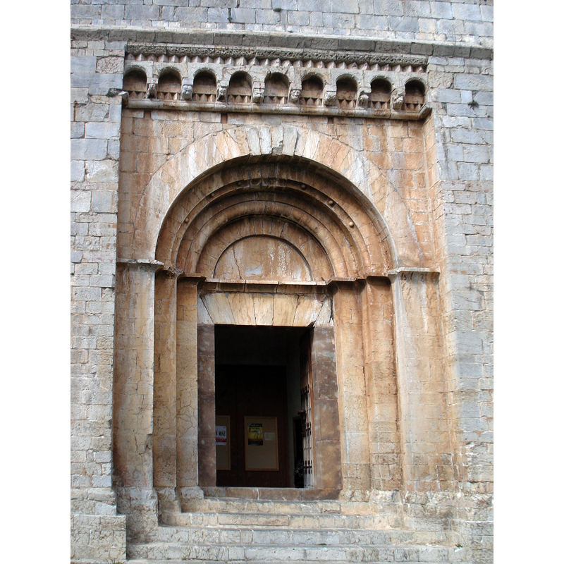 Source caption: "Església de Santa Cecília de Molló (Ripollès, Catalunya)."