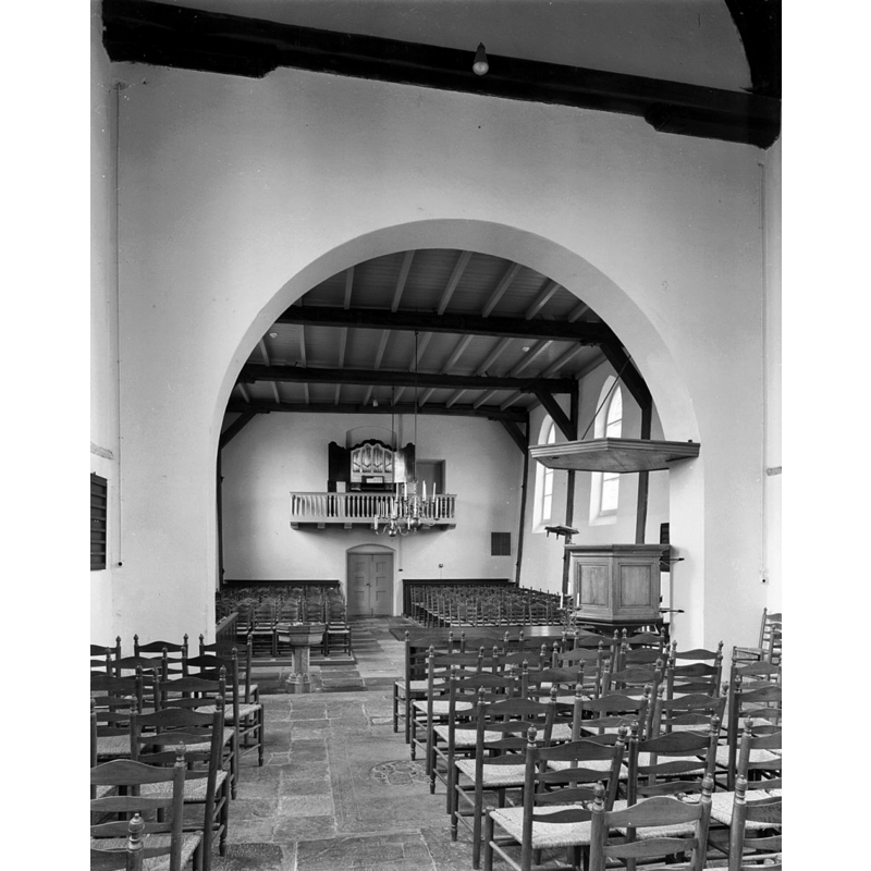 Source caption: "N.H.Kerk: interieur naar het westen"