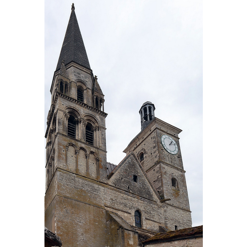 Source caption: " Extérieur de l'église Notre-Dame de Vermenton (89)."