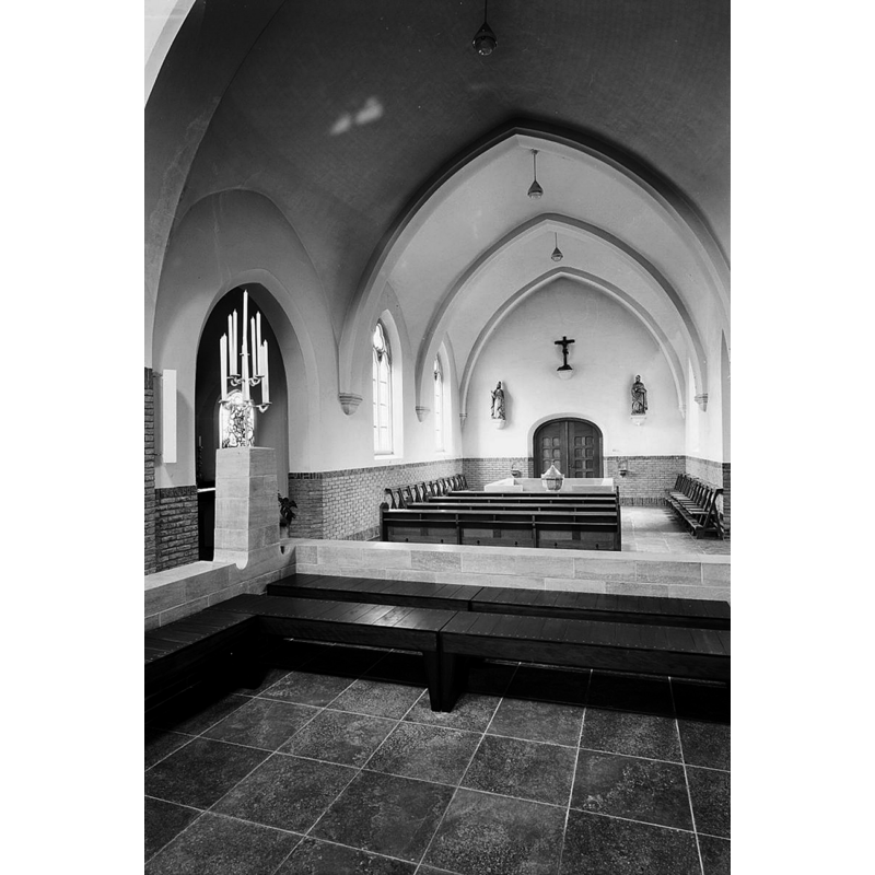 Source caption: "Rooms-Katholieke Kerk: interieur aanbouw"