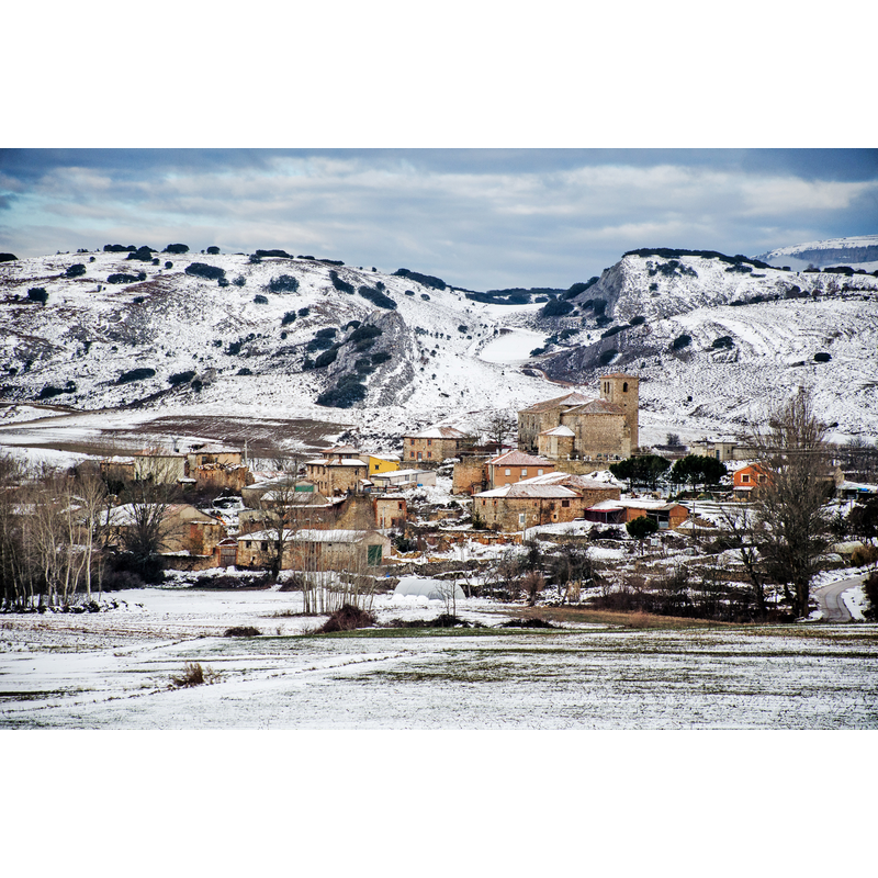 Source caption: "Ordejón de Abajo (España). Vista desde el cruce de la carretera BU-621 de acceso al pueblo."