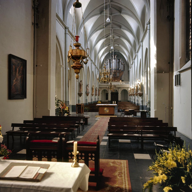 Source caption: " Sint Johanneskerk: Interieur, overzicht naar het westen gezien"