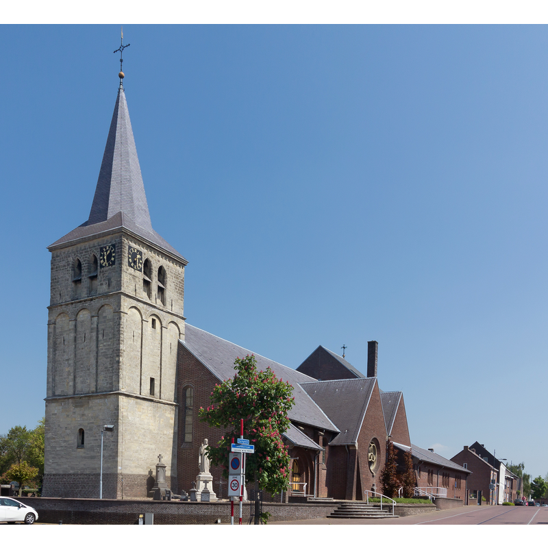 Source caption: Maasbracht, de Sint-Gertrudiskerk:"