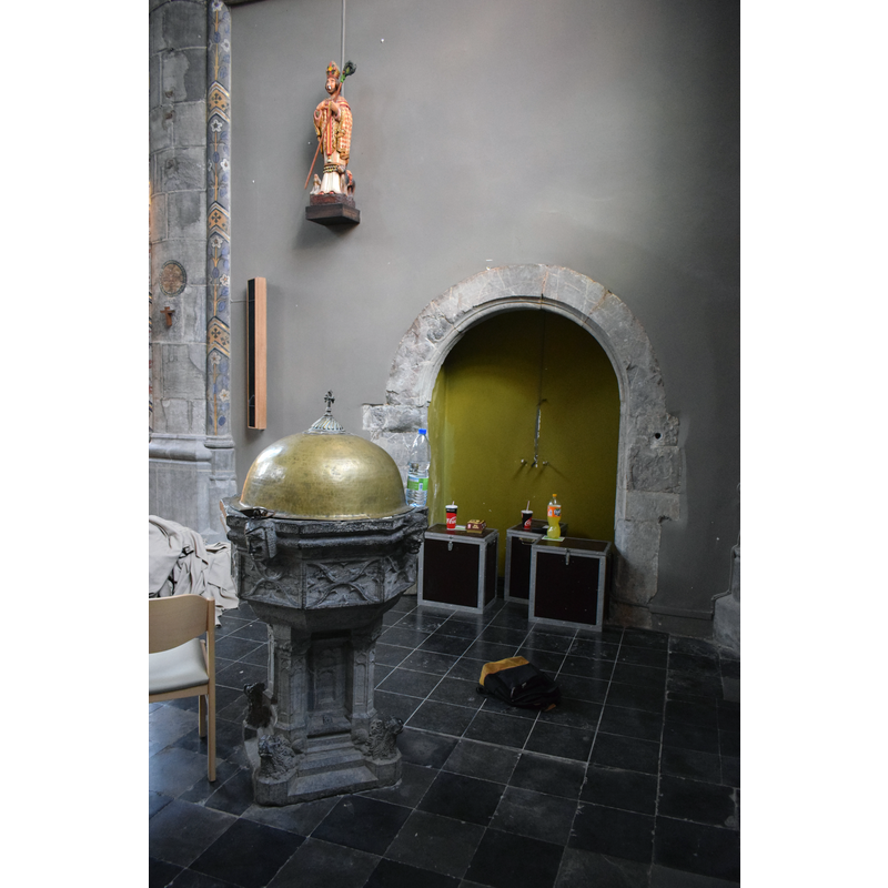 Source caption: "Vue de l'église Saint-Remacle à Marche-en-Famenne (province de Luxembourg, Belgique)."