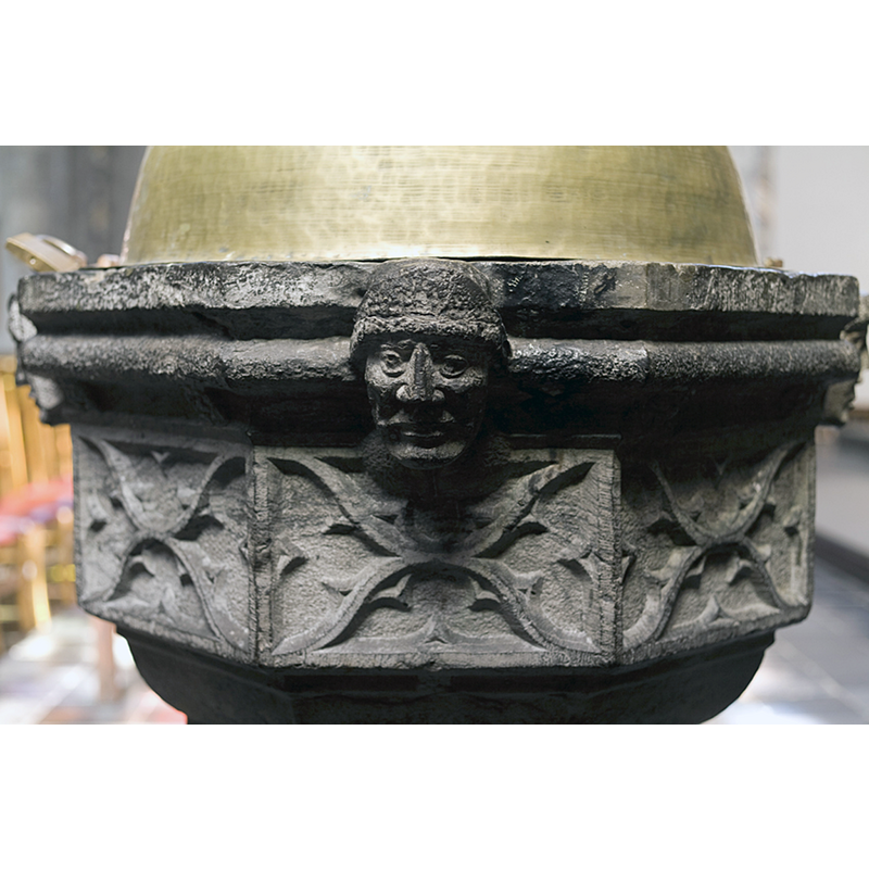 Source caption: "Eglise Saint-Remacle; Marche-en-Famenne; Luxembourg, Belgium; ref: PM_035343_B_Marche_en_Famenne; ; Fonds baptismal remontant au XVIe s. (école mosane)"