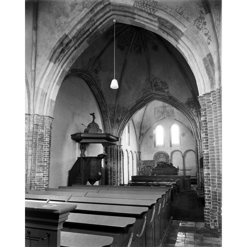 Source caption; "N.H.Kerk: inwendig naar het oosten en naar het noord-oosten" [NB: the nave had been demolished in 1859 and necer re-built]
