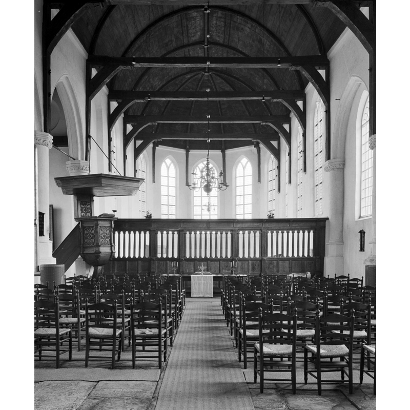 Source caption: "Nederlands Hervormde Kerk en Toren: interieur naar het oosten"