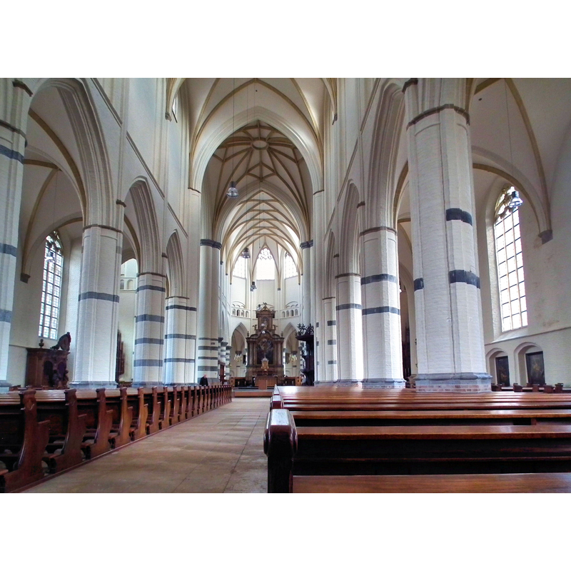 Source caption; "De Sint Petruskerk in Oirschot (NL)"