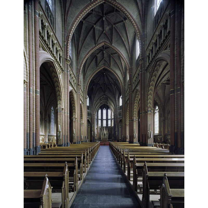 Source caption: "Sint Joriskerk: Interieur, overzicht naar het oosten"